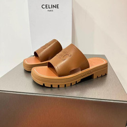 Женские кожаные шлепанцы Celine 2023-2024 коричневые