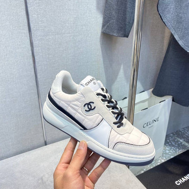 Женские комбинированные кроссовки Chanel 2023-2024 белые с серым