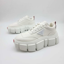 Женские кожаные ботинки Prada 2023 белые