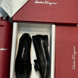 Женские кожаные мокасины Salvatore Ferragamo 2023 черные
