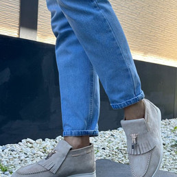 Женские замшевые лоферы Loro Piana 2023 бежевые