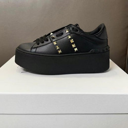 Женские кожаные кроссовки Valentino 2023 черные