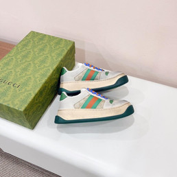 Женские комбинированные кроссовки Gucci 2023 бежевые с сине-красными шнурками