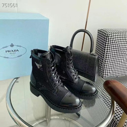 Женские кожаные ботинки Prada 2023 черные в сетку