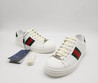 Женские кожаные кроссовки Gucci 2023 белые с красно-зелеными полосами