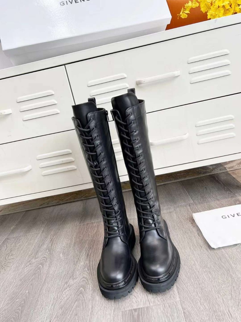 Женские кожаные сапоги Givenchy 2023 черные высокие