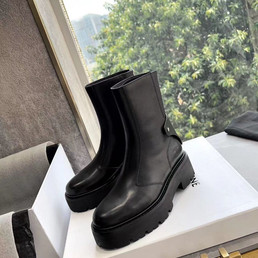 Женские кожаные сапоги Celine 2023 черные