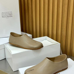 Женские кожаные мокасины Maison Margiela 2023 бежевые