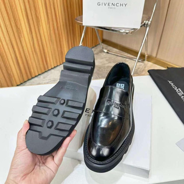 Мужские кожаные туфли Givenchy 2023 черные
