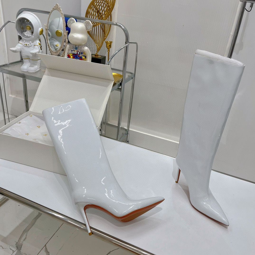 Женские кожаные сапоги Amina Muaddi 2023 белые лакированные