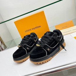 Женские замшевые кроссовки Louis Vuitton 2023 черные