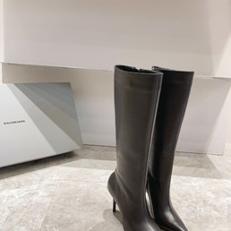 Женские кожаные сапоги Balenciaga на молнии 2023 черные