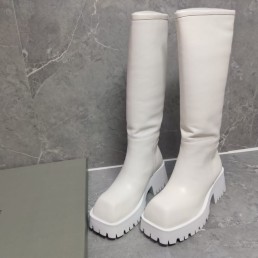 Женские кожаные сапоги Balenciaga 2023 белые
