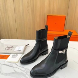 Женские кожаные сапоги Hermes 2023 черные с пряжкой
