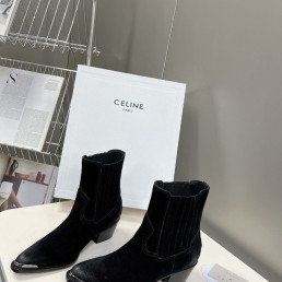 Женские замшевые сапоги Celine 2023 черные укороченные с металлическим носом