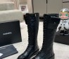 Женские кожаные сапоги Chanel 2023 с лаковым носом черные