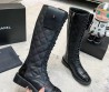 Женские кожаные сапоги Chanel 2023 с лаковым носом черные
