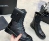 Женские кожаные ботинки Chanel 2023 с лаковым носом черные