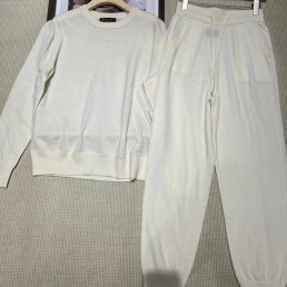 Женский кашемировый костюм Loro Piana 2023 молочный