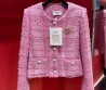 Женский жакет Chanel 2023 розовый с жемчужными пуговицами