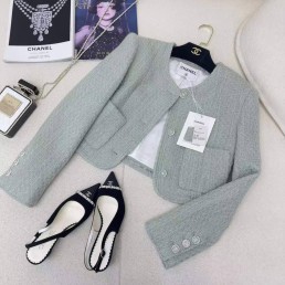 Женский жакет Chanel 2023 серо-голубой укороченный