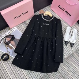 Женское платье Miu Miu 2023 черное со стразами