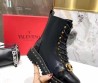 Женские кожаные ботинки Valentino 2023 с золотыми пряжками