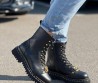 Женские кожаные ботинки Valentino 2023 с золотыми пряжками