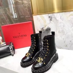 Женские кожаные ботинки Valentino 2023 с золотыми пряжками