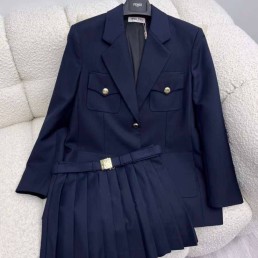 Женский костюм Miu Miu 2023 жакет с юбкой темно-синий