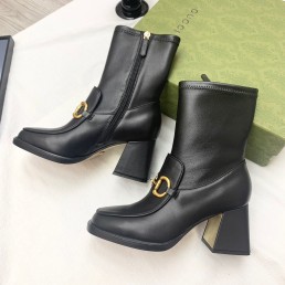 Женские кожаные сапоги Gucci 2023 черные с пряжкой