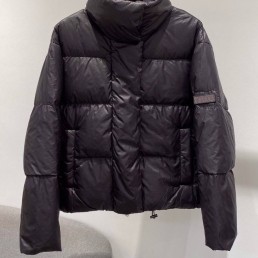 Женский пуховик Brunello Cucinelli 2023 черный