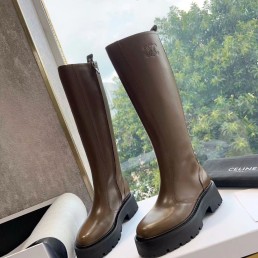 Женские кожаные сапоги Celine 2023 коричневые подошва 45 мм