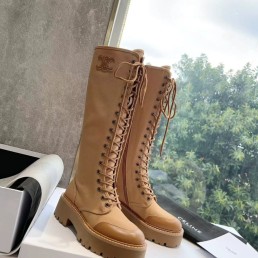 Женские кожаные сапоги Celine 2023 коричневые со шнуровкой