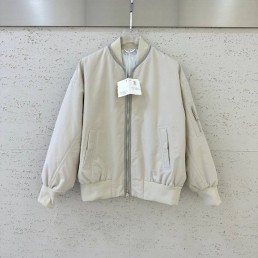 Женская куртка Brunello Cucinelli 2023 молочная с отделкой стразами