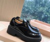 Женские кожаные лоферы Miu Miu 2023 черные на шнурках