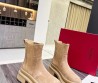 Женские замшевые ботинки Valentino 2023 бежевые