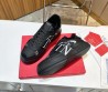 Мужские кожаные кроссовки на меху Valentino 2023 черные