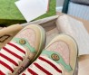 Женские кожаные кроссовки Gucci 2023 бежевые с зелеными вставками