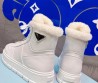 Женские кожаные высокие кроссовки на меху Prada 2023 белые