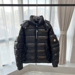 Мужской пуховик Moncler 2023 черный