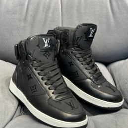 Женские высокие кроссовки Louis Vuitton 2023 черные с матовыми вставками