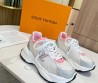Женские комбинированные кроссовки Louis Vuitton 2023 серые с розовым