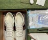 Женские кожаные кроссовки Gucci 2023 белые с полосками