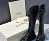 Женские кожаные сапоги Alexander McQueen 2023 черные глянцевые