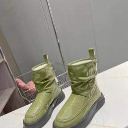 Женские кожаные сапоги на меху Gucci 2023 зеленые лакированные