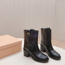 Женские кожаные сапоги Miu Miu 2023 черные на каблуке
