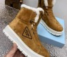 Женские замшевые ботинки на меху Prada 2023 коричневые