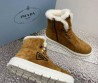 Женские замшевые ботинки на меху Prada 2023 коричневые