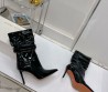 Женские укороченные кожаные сапоги Amina Muaddi 2023 черные лакированные